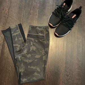 Bally Total Fitness Camo Leggings Workout Legging